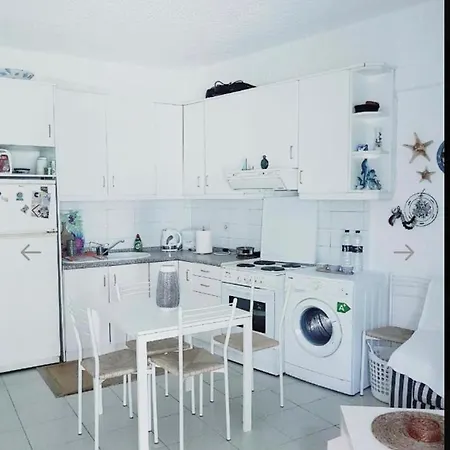 Mimi's Beachhouse * פוליכרונו